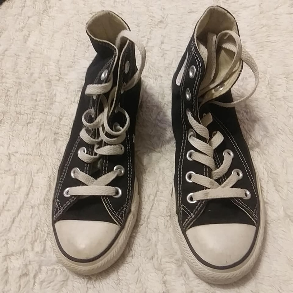 Black Canvas Converse Hi Tops Sz. 6